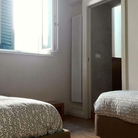 Appartamento Moderno In Centro Storico Lucca Exterior photo